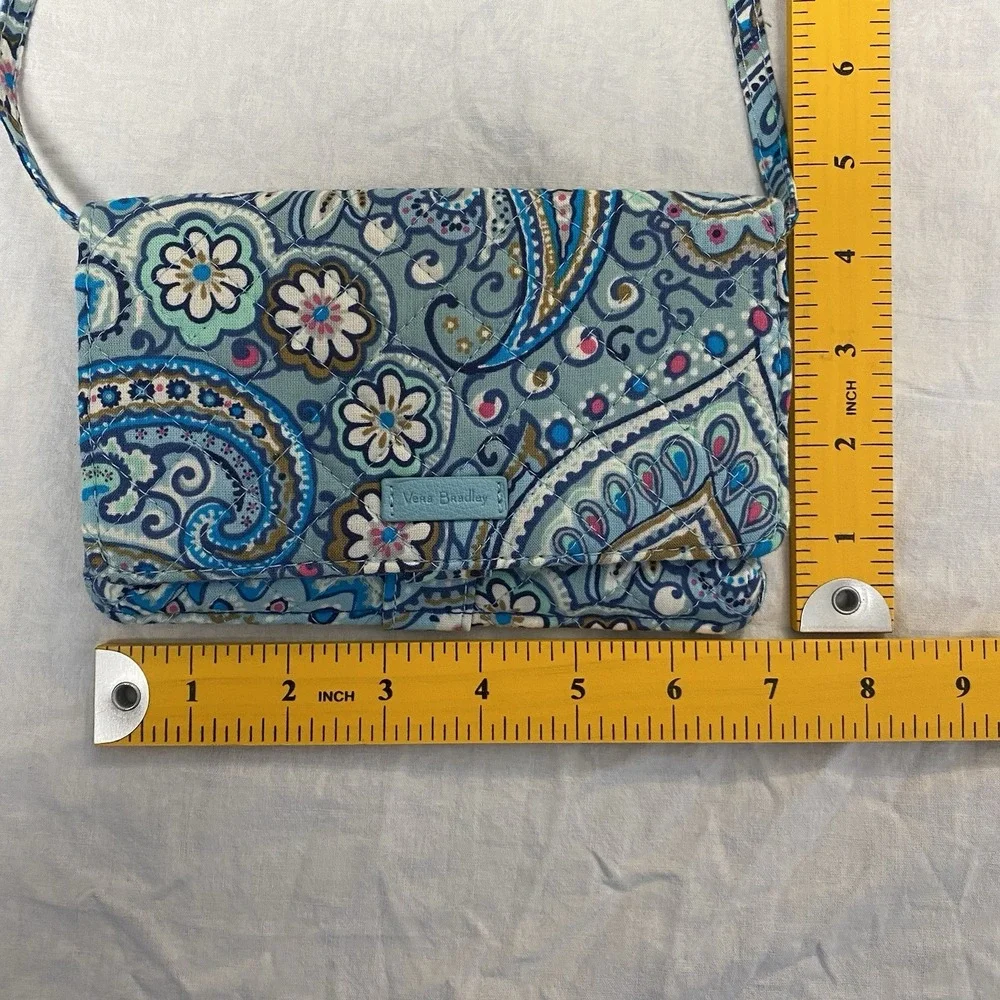 Vera Bradley Daisy Dot Paisley All In One Crossbody Wallet Blue Quilted